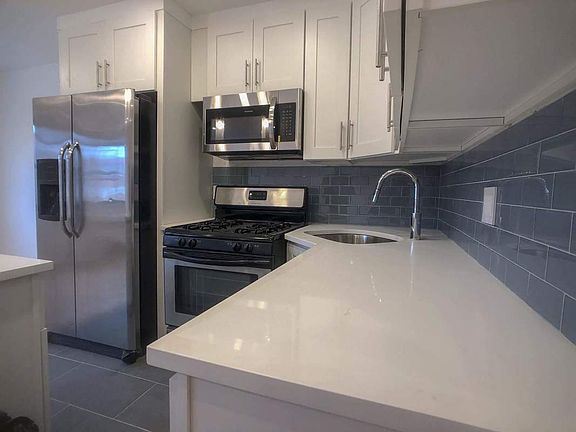 5th image of 3224 75th St #2