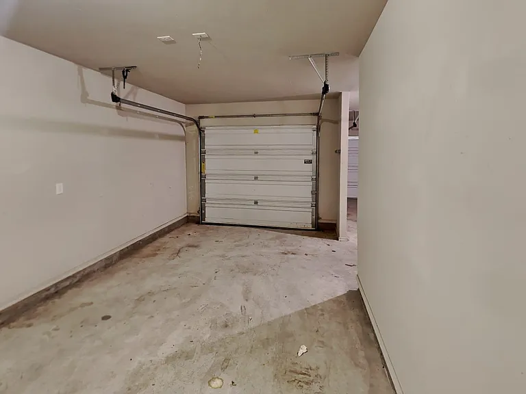 5720 Saint James Pl — Photo 21