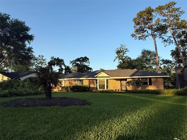 1302 Chestnut Ridge Rd, Humble, TX 77339