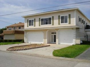 16012 4th St E, Redington Beach, FL 33708