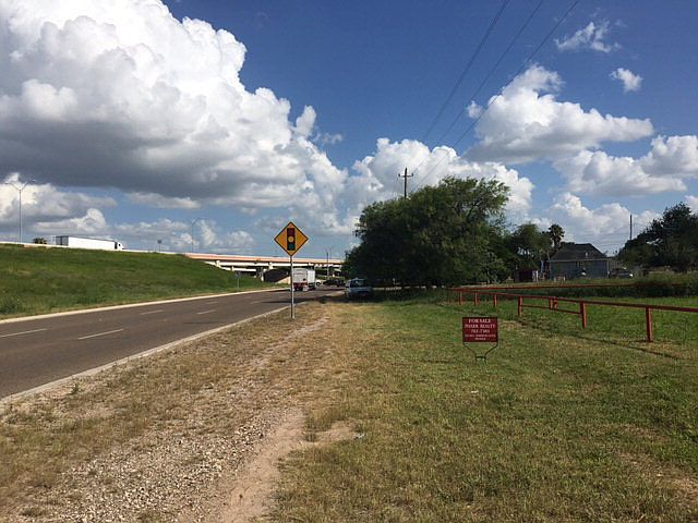 1st image of 00 Expressway 281