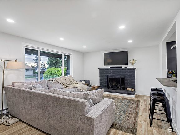 4th image of 1625 Violet Meadow Street S