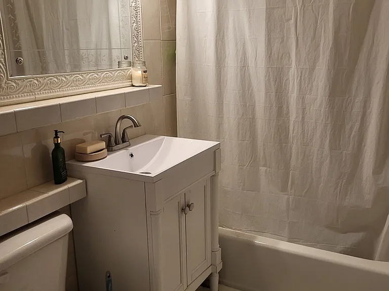 126 Biruta St #B20 — Photo 8