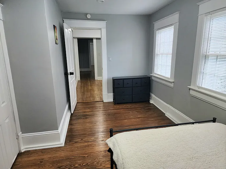 523 Avent St — Photo 11