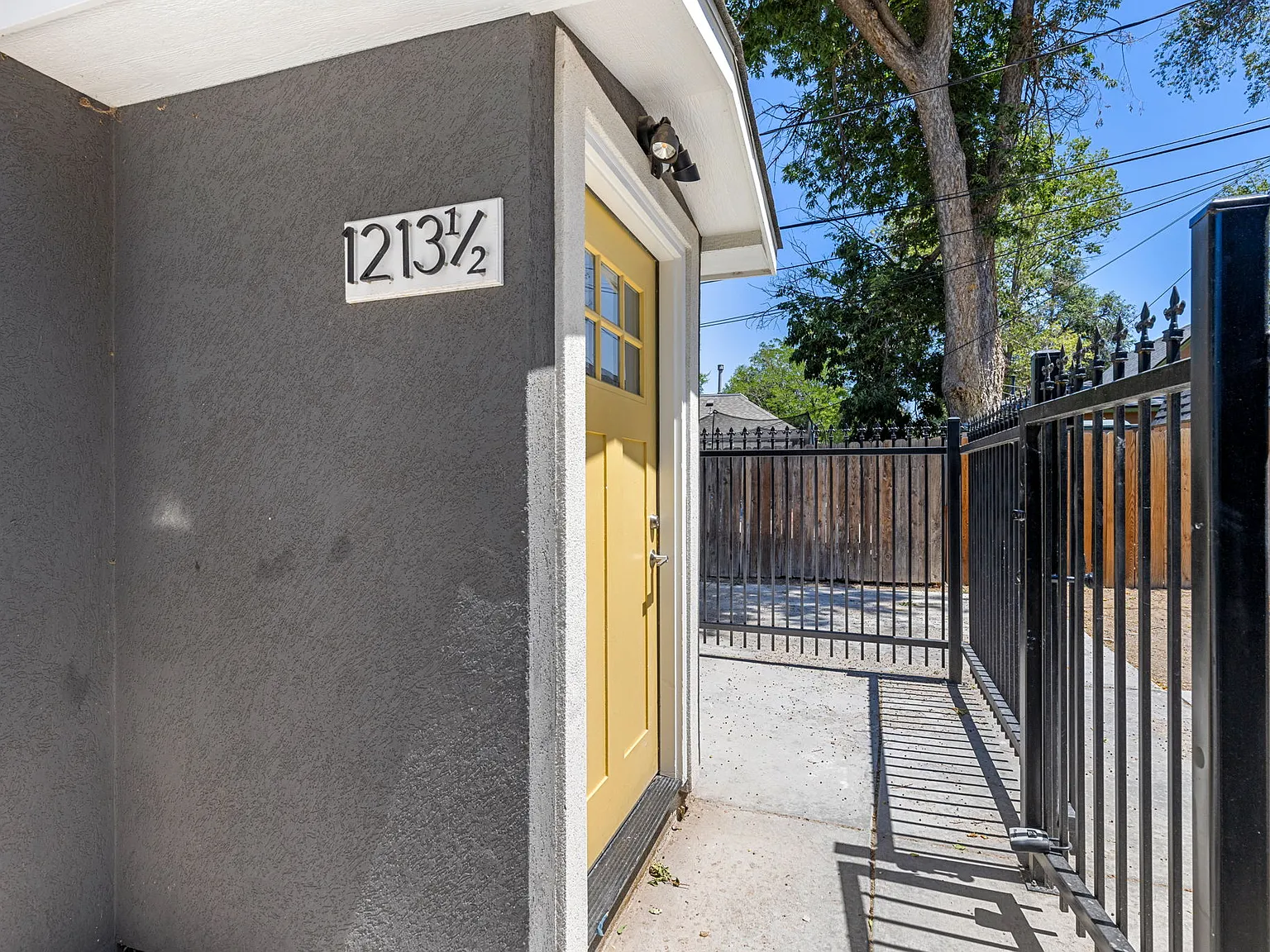 2 bed, 1050 sqft, $1,775 — Photo 2