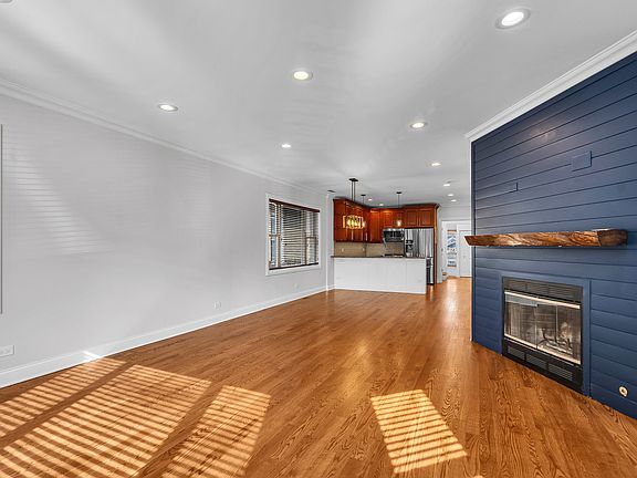 4th image of 3105 N 77th Ave
