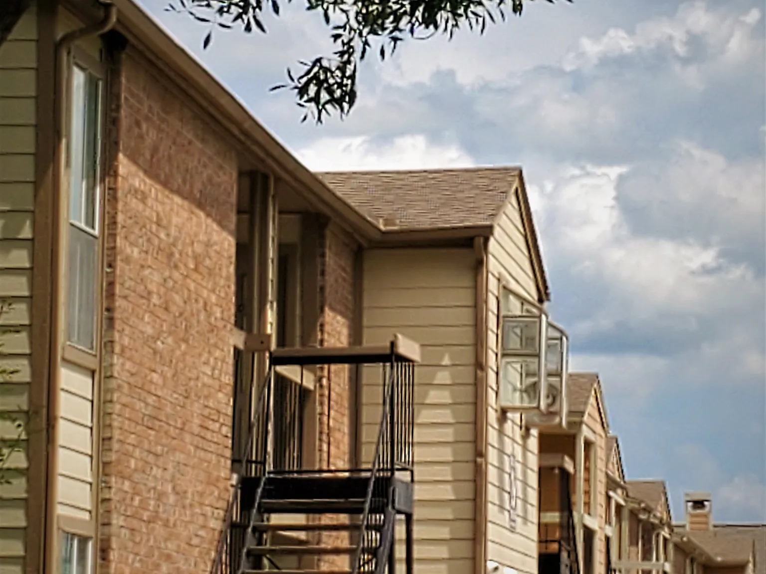 Ashford Creek Apartments — Photo 2