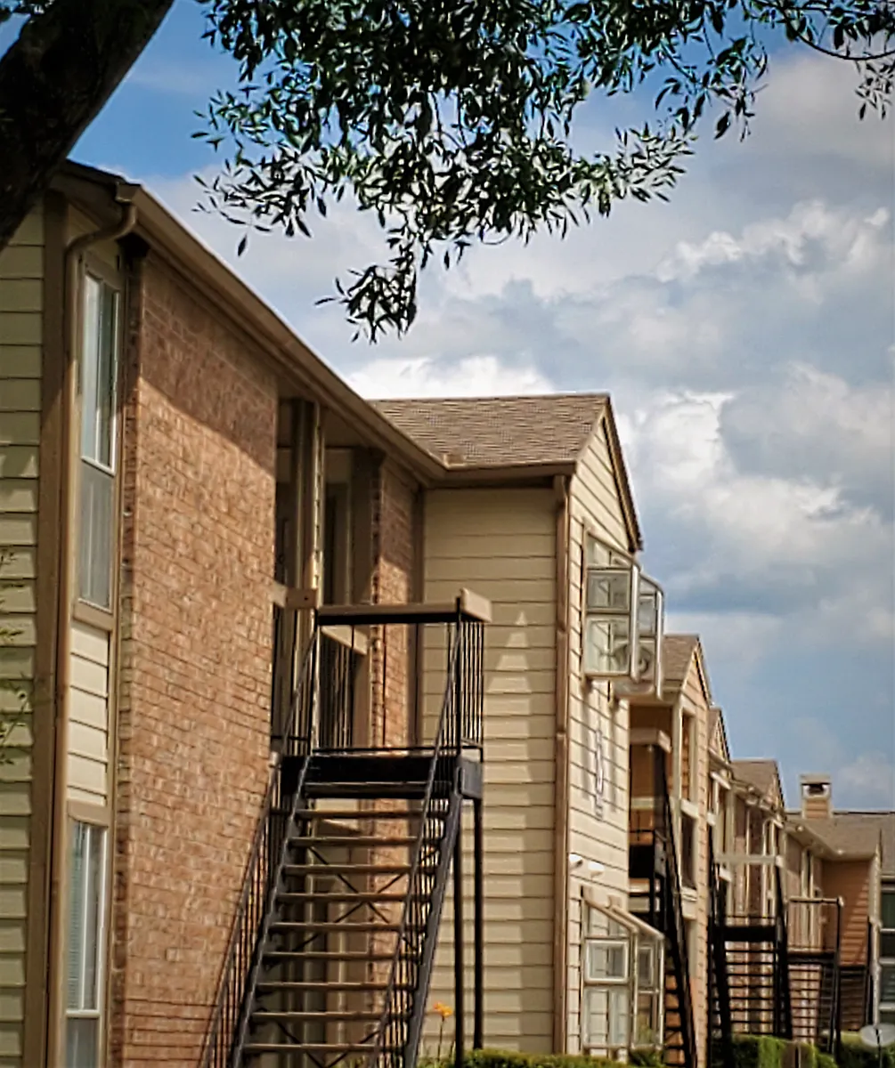 Photo 2 of 74 - Ashford Creek Apartments - Houston, TX Building Photo - Ashford Creek Apartments
