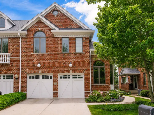 271 Arbor Glen Blvd #271, Schaumburg, IL 60195