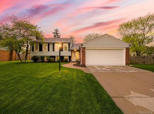 41528 Greenwood Ct, Canton, MI 48187