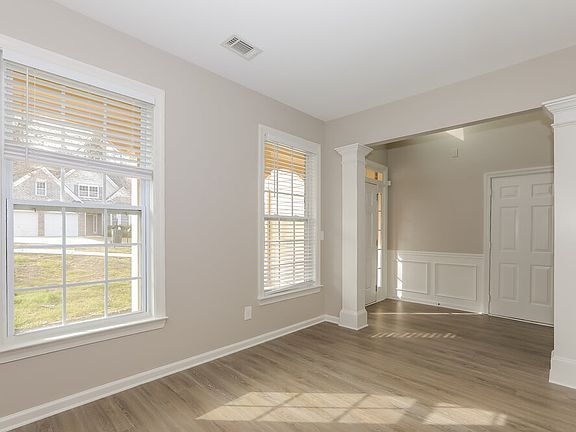 4th image of 1813 Temple Park Dr
