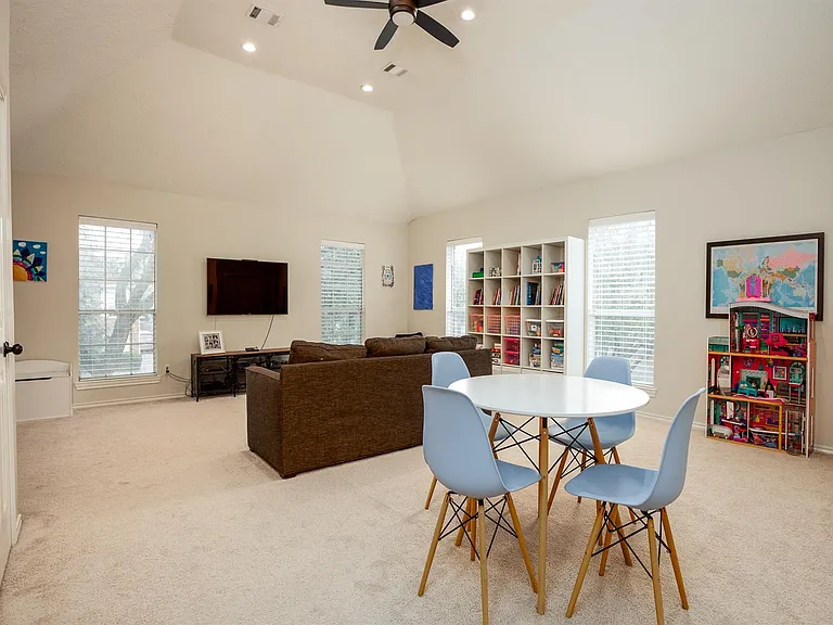 8915 Wallington Dr — Photo 25