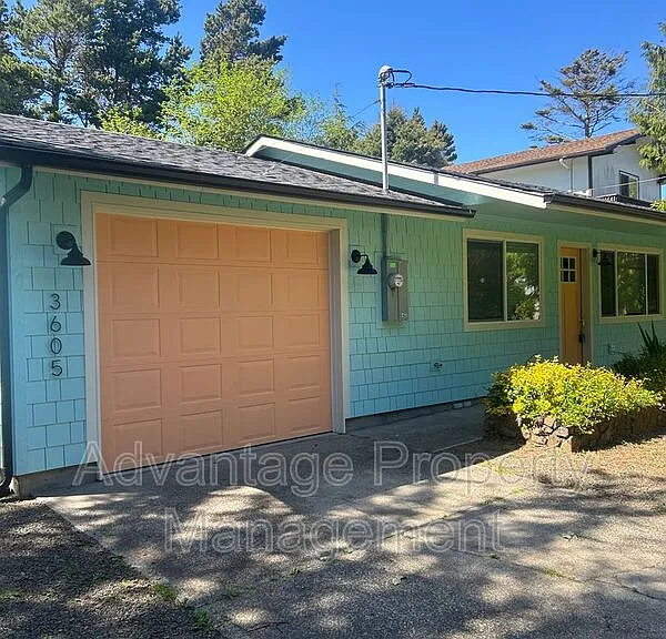 3605 Sea Mist Ave — Photo 2