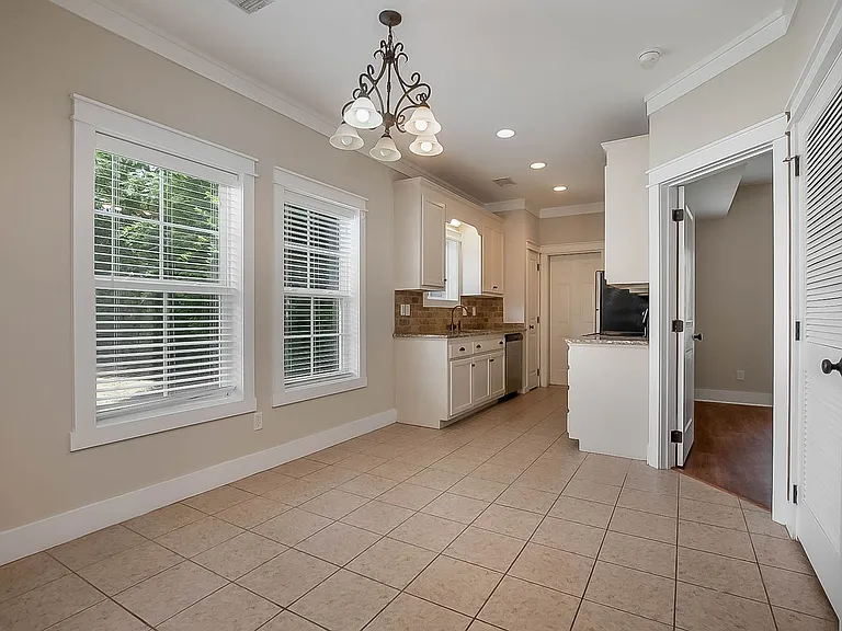 917 Homewood Dr #1 — Photo 8
