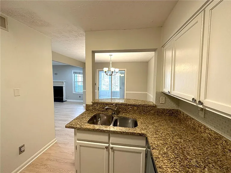 4100 Riverlook Pkwy SE #16 — Photo 6