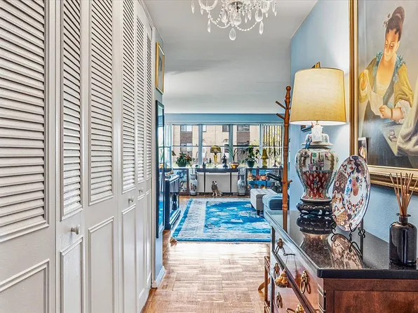 17-85 215th St APT 1E, Bayside, NY 11360