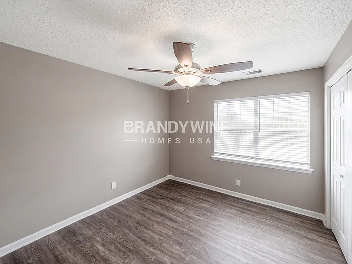 113 Eva Dr — Photo 10