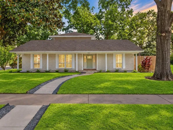 5026 Saxon Dr, Houston, TX 77092