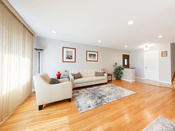 2nd image of 9320 Lavergne Ave