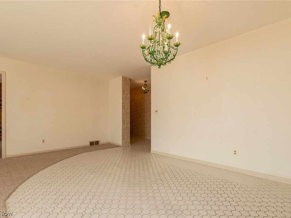 2112 Acacia Park Dr Cleveland, OH, 44124 Apartments for Rent Zillow