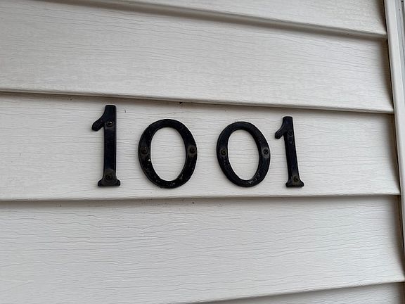 2nd image of 1001 Loekes Dr