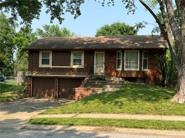8425 N Tracy Ave, Kansas City, MO 64155