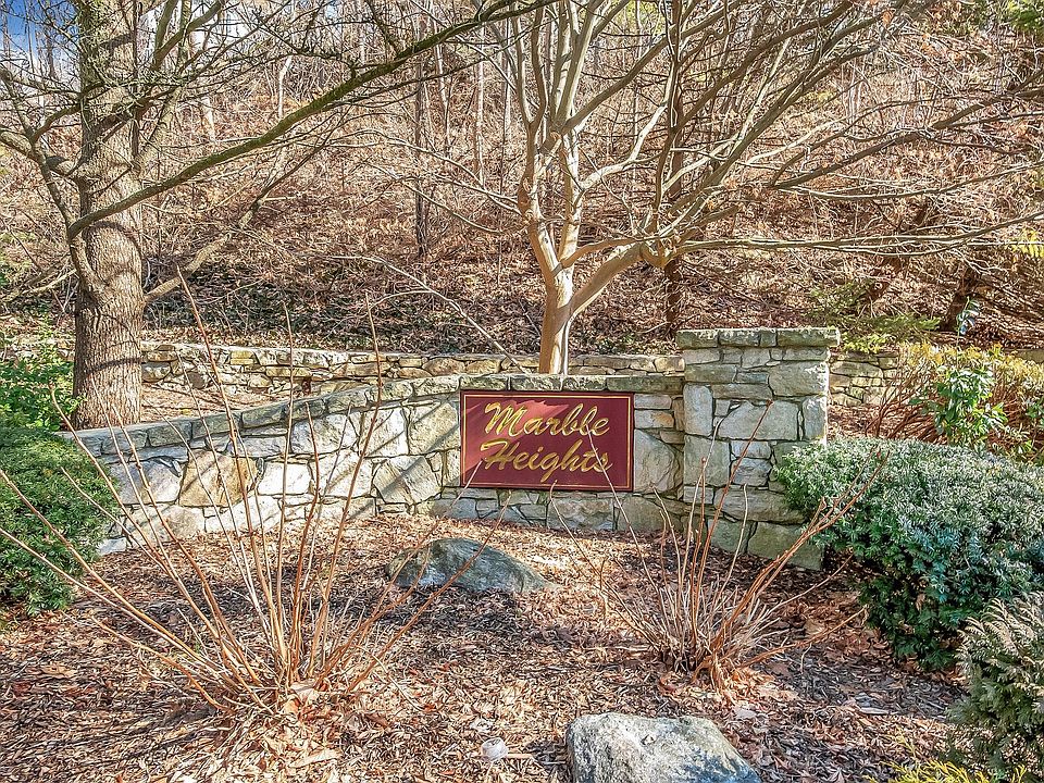 1st image of 17 Larissa Ln