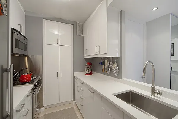 Rented by Corcoran | media 27