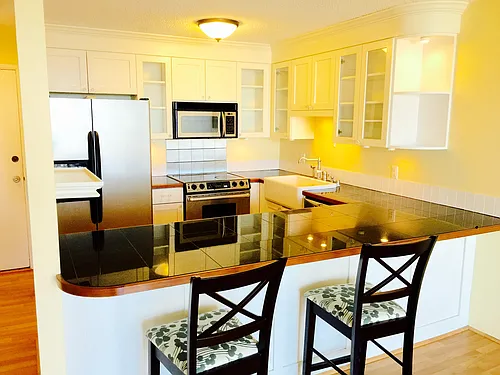 400 Hobron Ln Photo 1