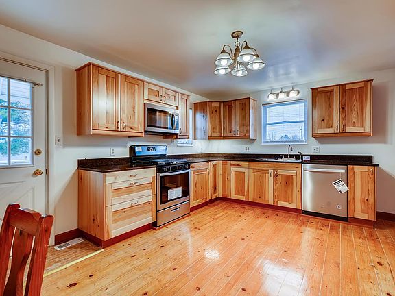 4th image of 518 E Columbus St