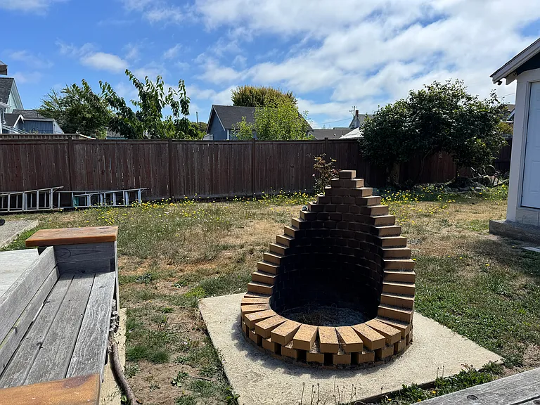 1110 East Ave — Photo 28