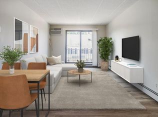 33 Middle St APT 21, Waltham, MA 02451