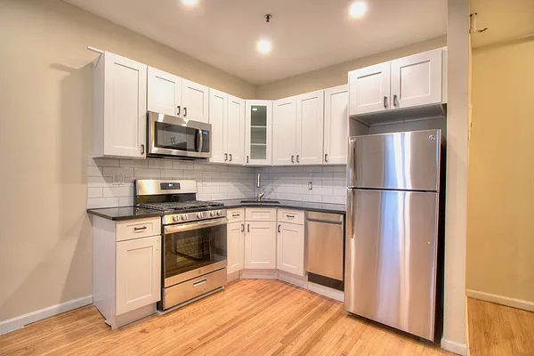 Rented by Mae Equities | media 4