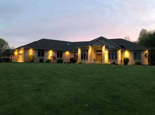 42 Golden Wheat Ln, Wrightstown, WI 54180