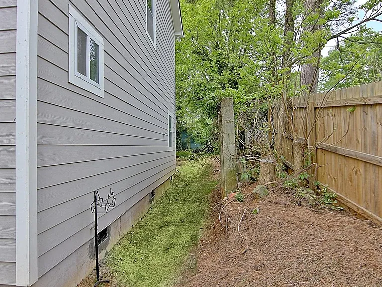 198 Margaret St — Photo 47