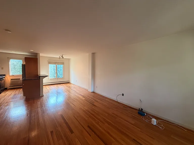 204 Charles St — Photo 2