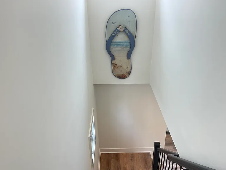 303 Forman Ave — Photo 22