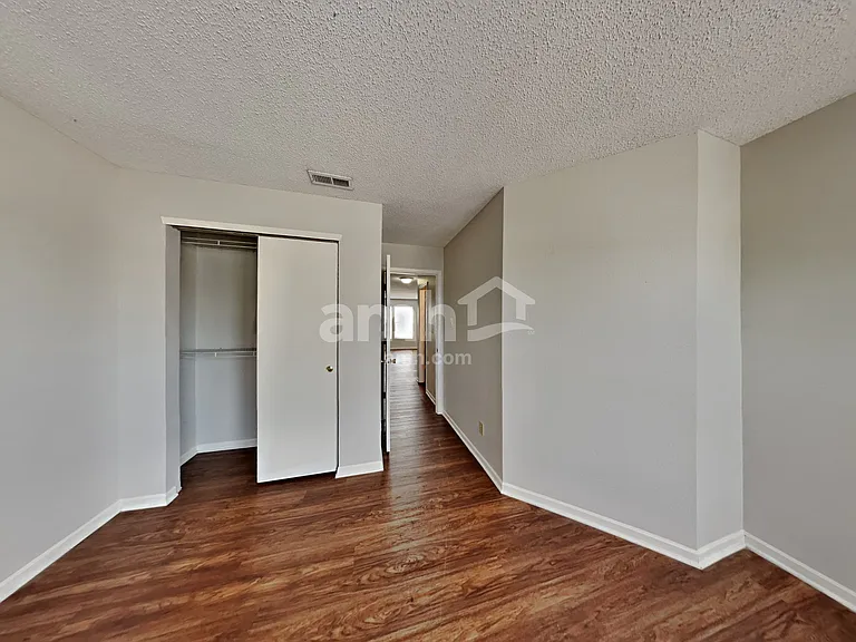 2120 Bridlewood Dr — Photo 22