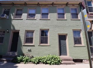 1877 Jackson St, Dubuque, IA 52001