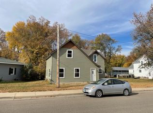 208 W 2nd Ave, Osakis, MN 56360