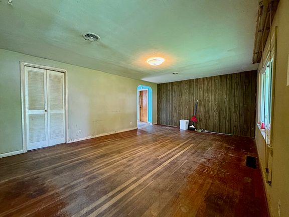 5th image of 614 Bonnycastle Ave
