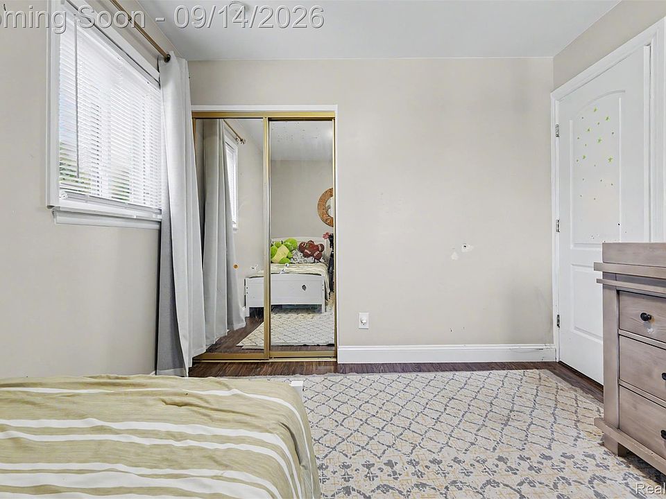5741 Fairwood Dr, photo 21
