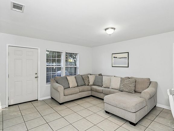 5th image of 3382 Green Briar Cir