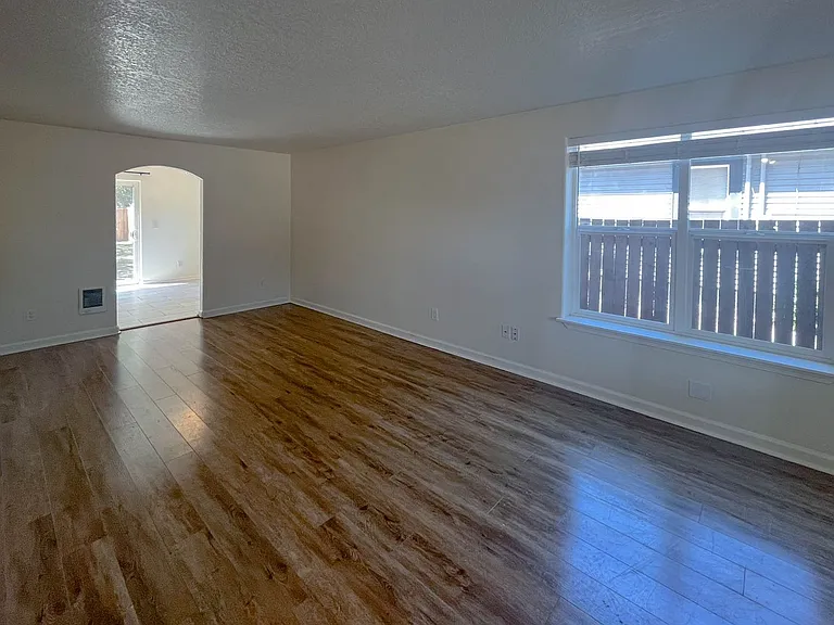 6431 SE 83rd Ave — Photo 4