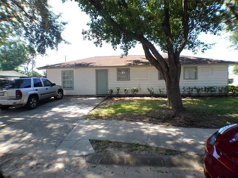 1301 Glenmore Dr — Photo 28