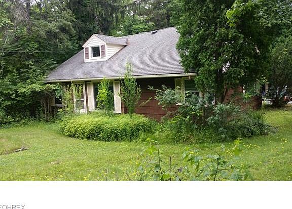 2nd image of 33325 Chagrin Blvd