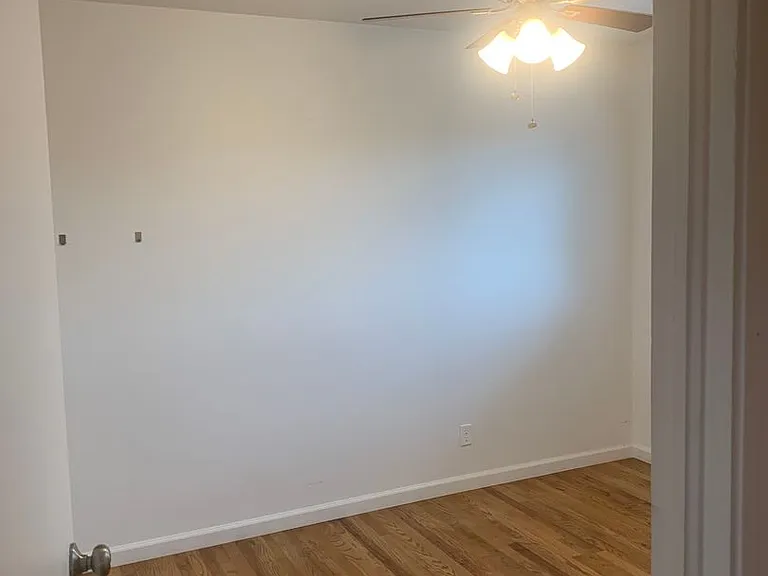 902 Munley Dr — Photo 6