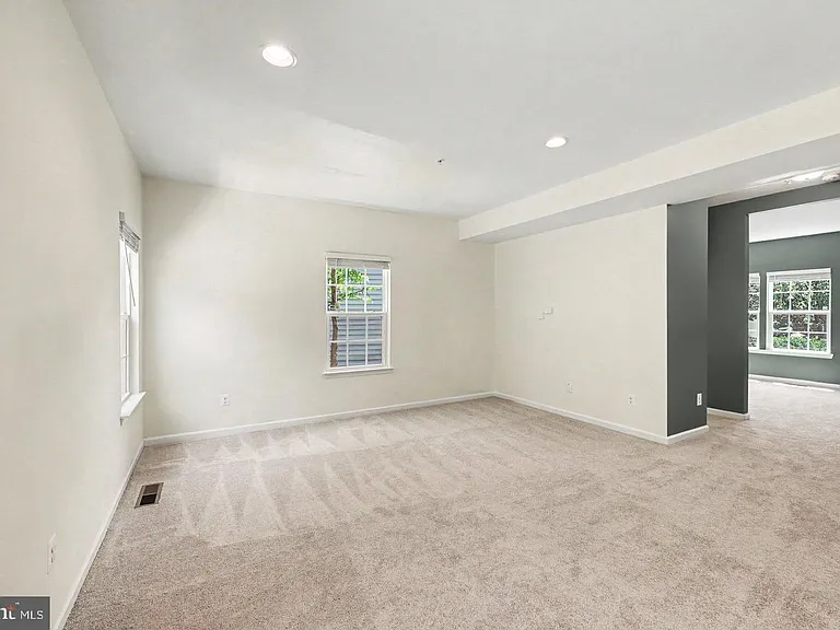 1024 Cook Dr SE — Photo 8