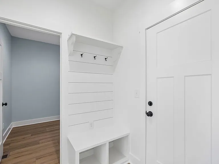 112 Rogers Ave — Photo 2