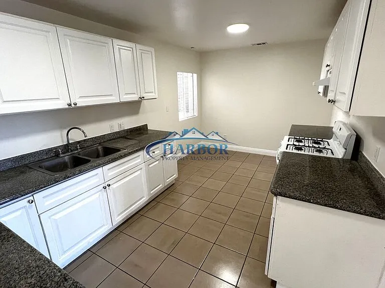 1035-1043 W 253rd St — Photo 6